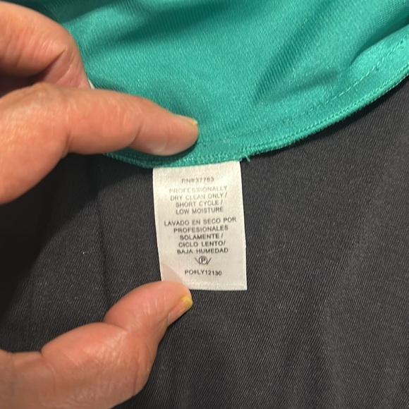 Laundry by Shelli Segal - Picture 7 of 7